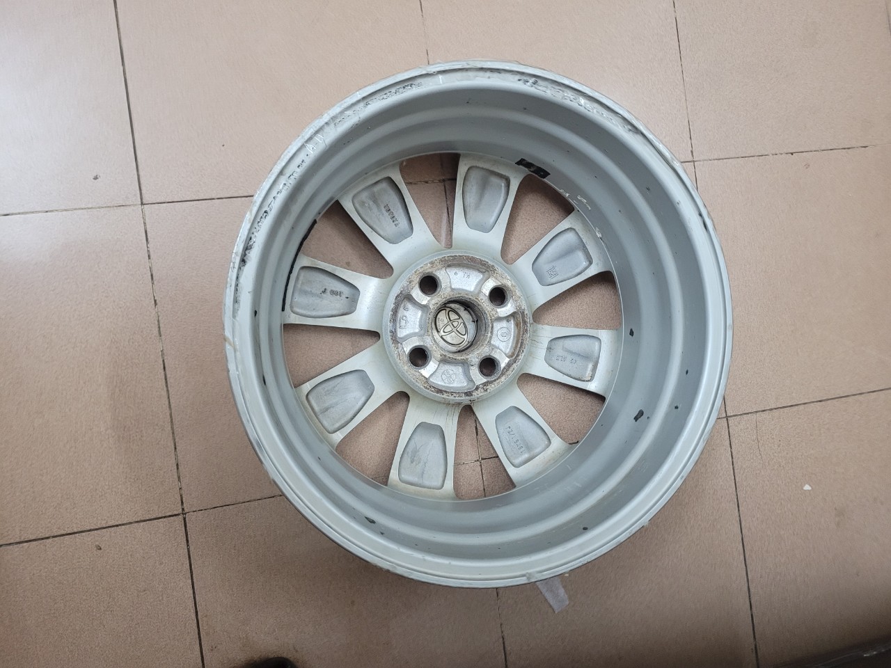 La zăng Vios La zăng Vios