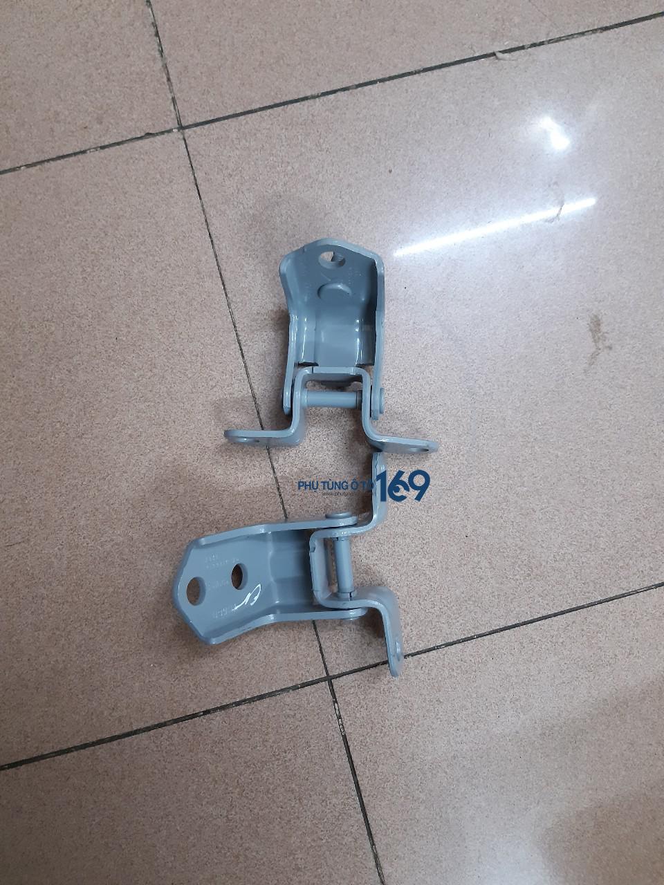 Bản lề cánh cửa Mazda Bt50(1) Bản lề cánh cửa Mazda Bt50