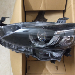 Đèn pha trái Mazda 6