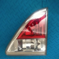Đèn hậu trong phải Mazda BT50