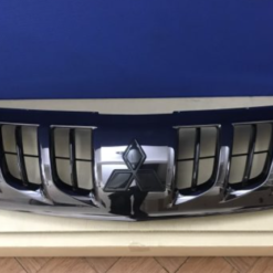 Mặt ca lăng Mitsubishi Triton