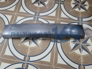 Ốp nhựa cốp hậu Pajero Sport