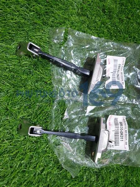 Hạn chế cửa trước trái Fortuner Hạn chế cửa trước trái Fortuner