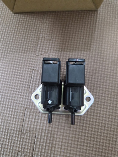 Van bơm nhiên liệu Mazda Bt50 Van bơm nhiên liệu Mazda Bt50