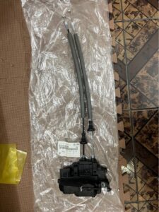 Khóa ngậm trước lái Hyundai Sonata